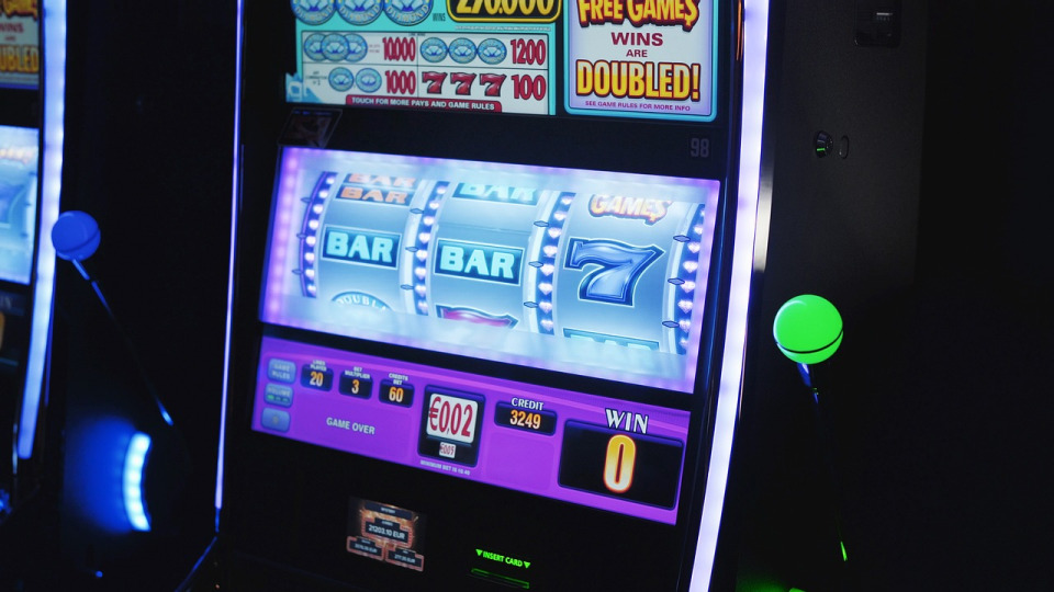 Online casino slot machine screen